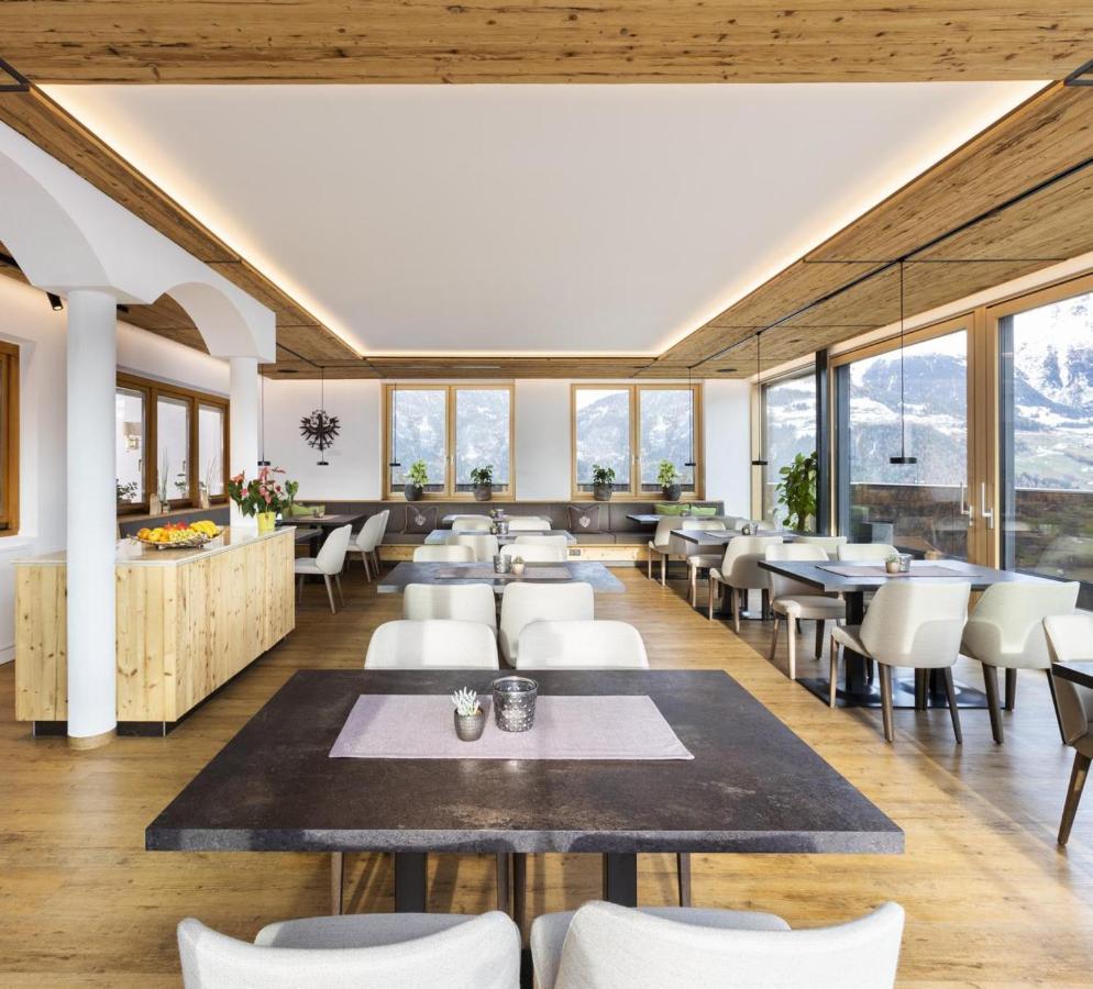 Hotel Garni Tirol ラディス エクステリア 写真