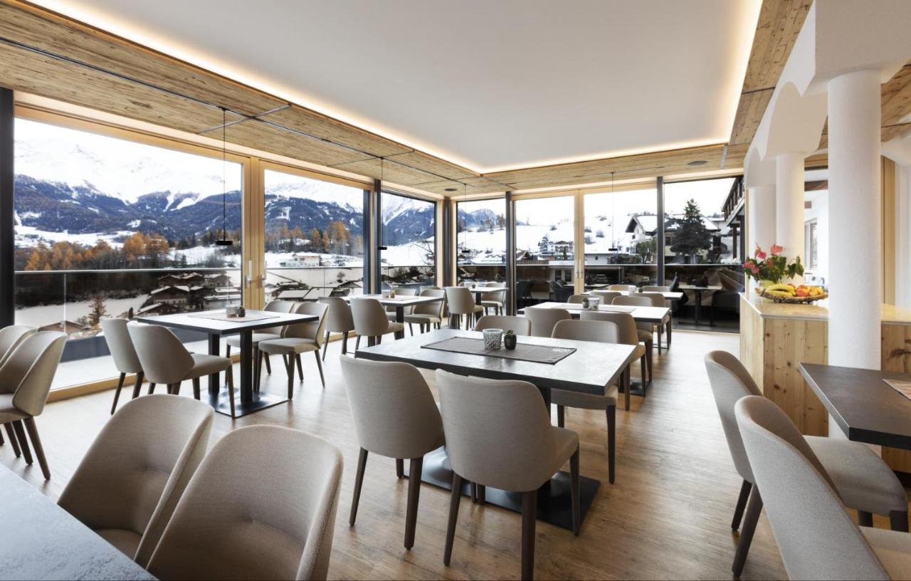 Hotel Garni Tirol ラディス エクステリア 写真