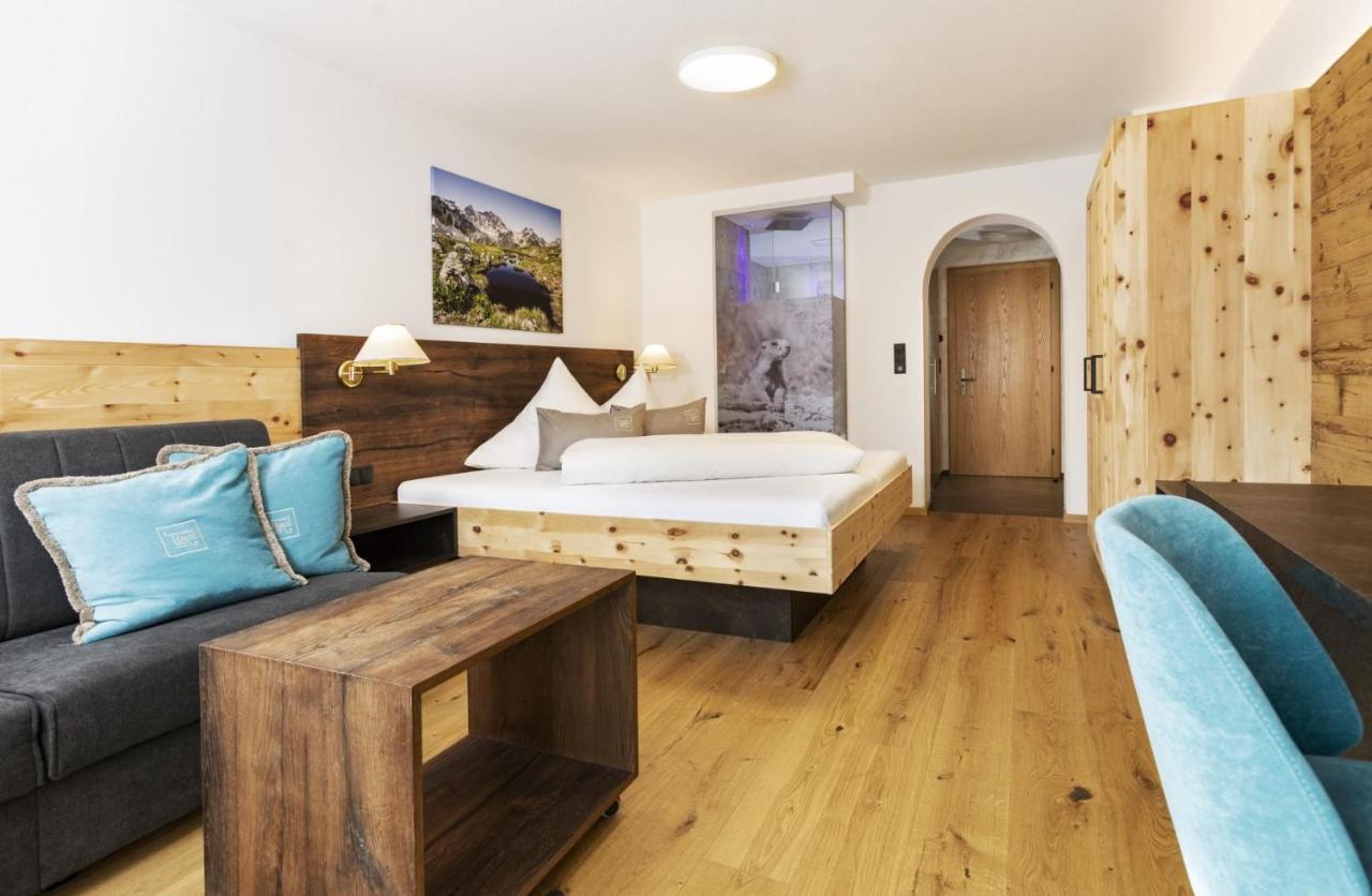 Hotel Garni Tirol ラディス エクステリア 写真