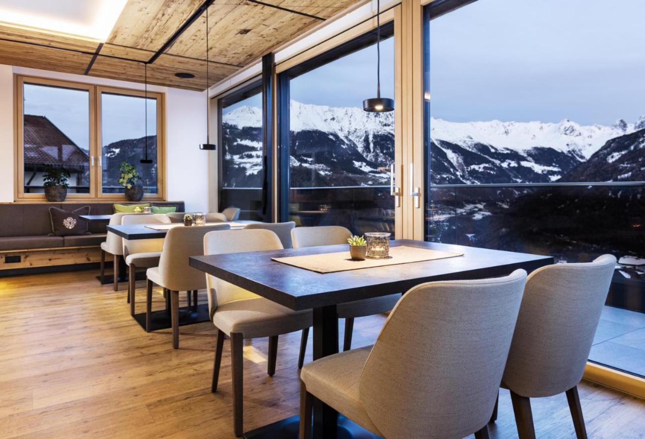 Hotel Garni Tirol ラディス エクステリア 写真