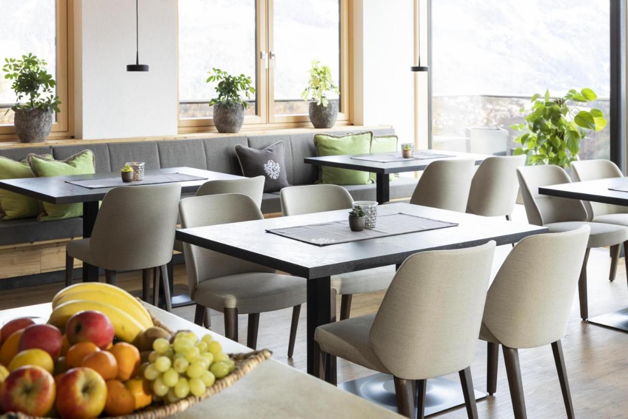 Hotel Garni Tirol ラディス エクステリア 写真
