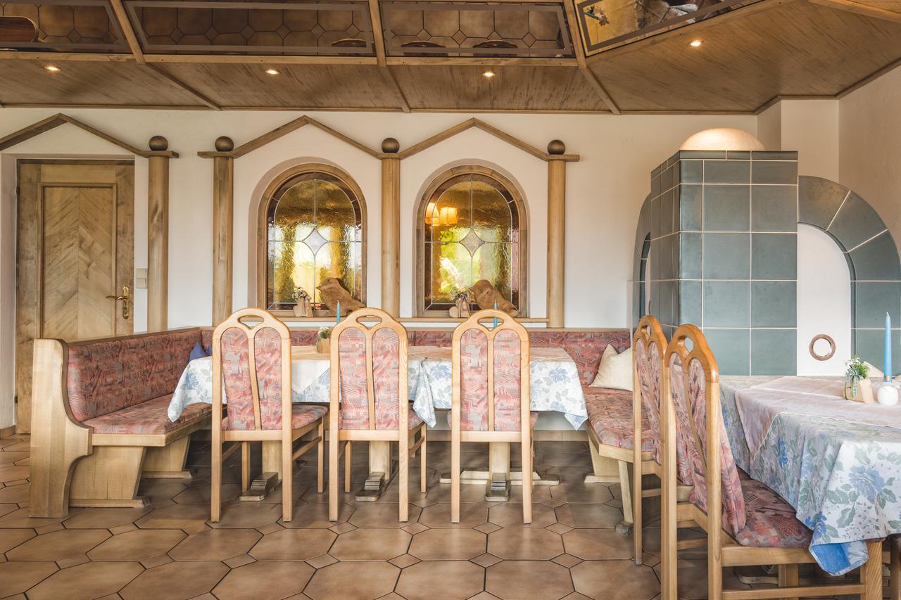 Hotel Garni Tirol ラディス エクステリア 写真