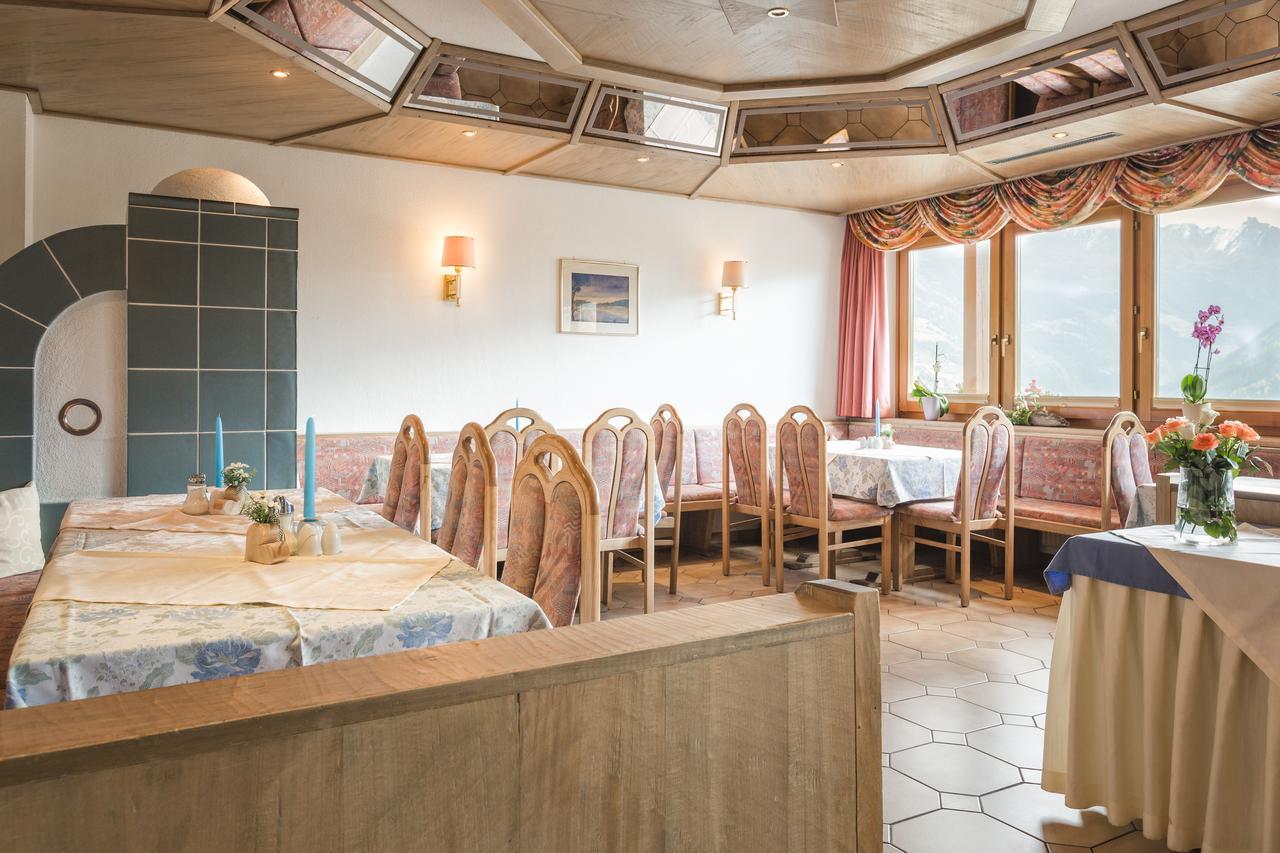 Hotel Garni Tirol ラディス エクステリア 写真