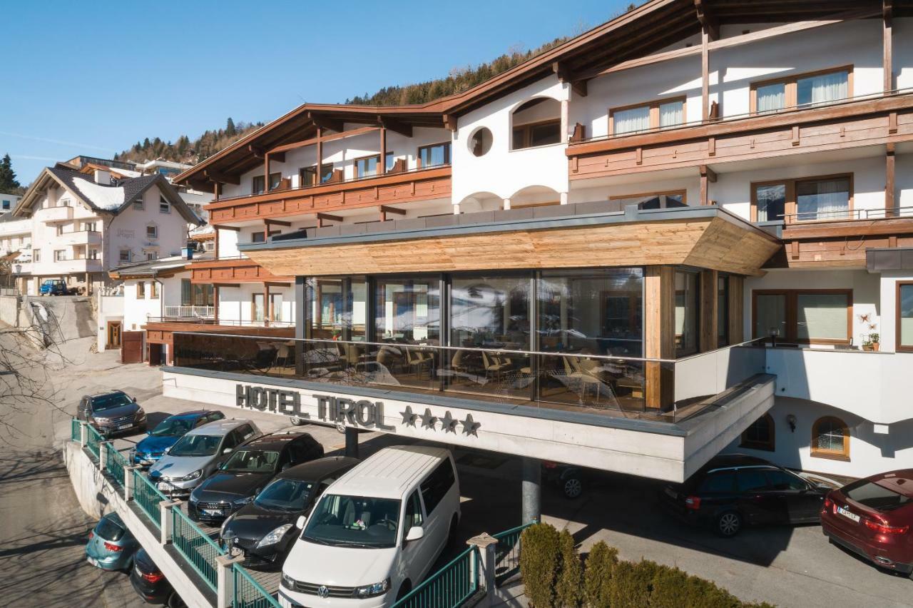 Hotel Garni Tirol ラディス エクステリア 写真