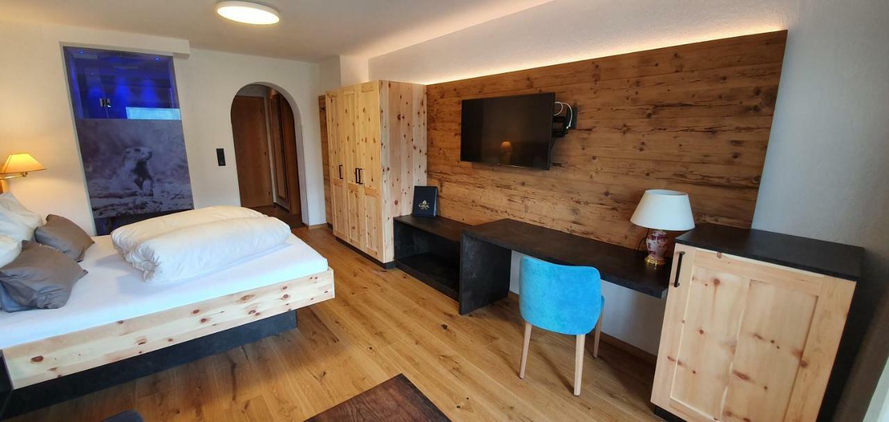 Hotel Garni Tirol ラディス エクステリア 写真