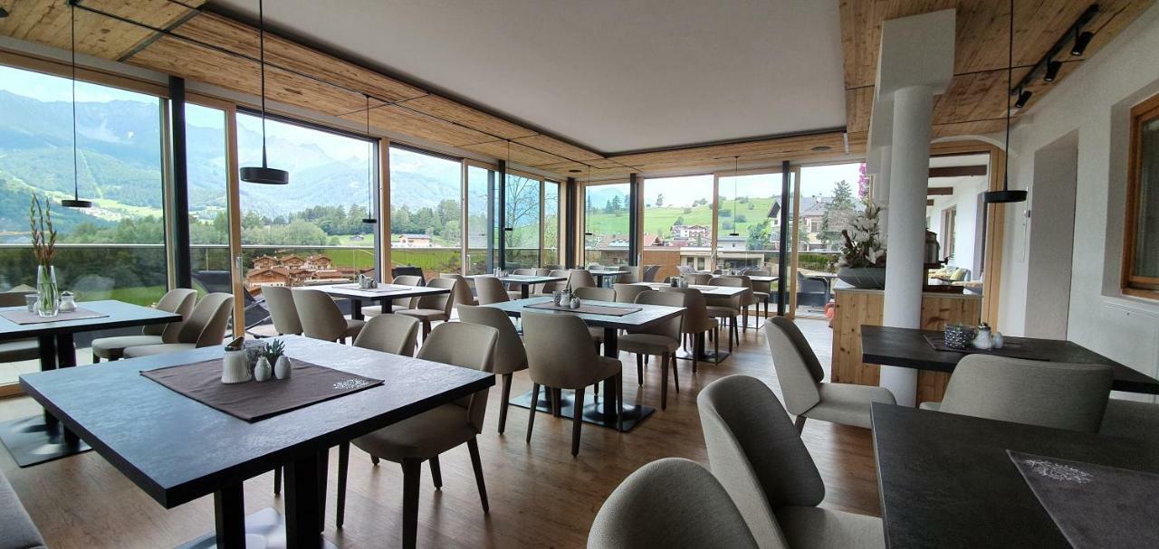 Hotel Garni Tirol ラディス エクステリア 写真