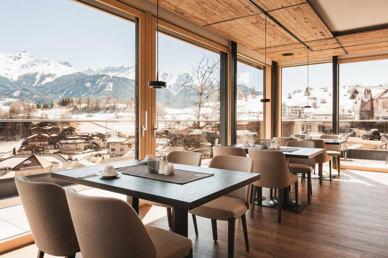 Hotel Garni Tirol ラディス エクステリア 写真