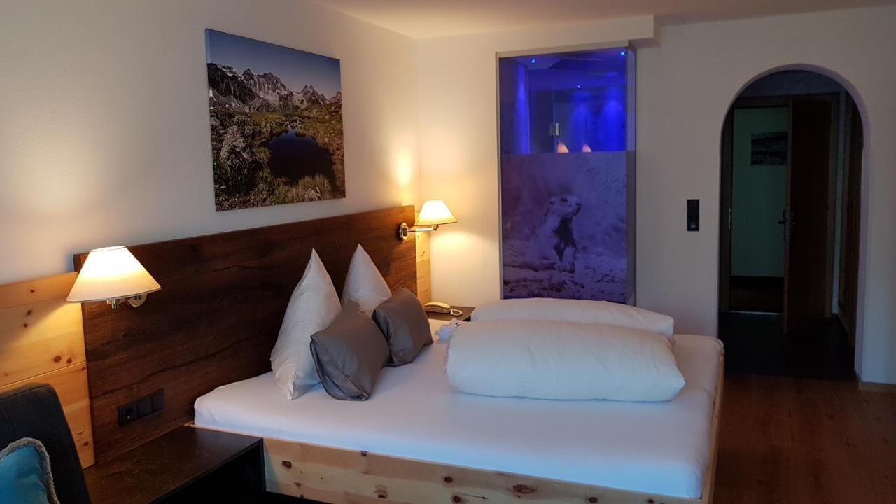 Hotel Garni Tirol ラディス エクステリア 写真